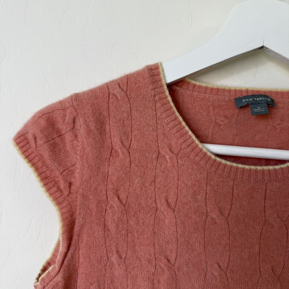 Ann Taylor Medium 100% Cashmere Short Sleeve Cable Knit Sweater Preppy Luxury - Picture 3 of 10
